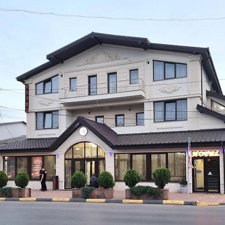 Hotel Bacsoridana Tecuci Екстериор снимка