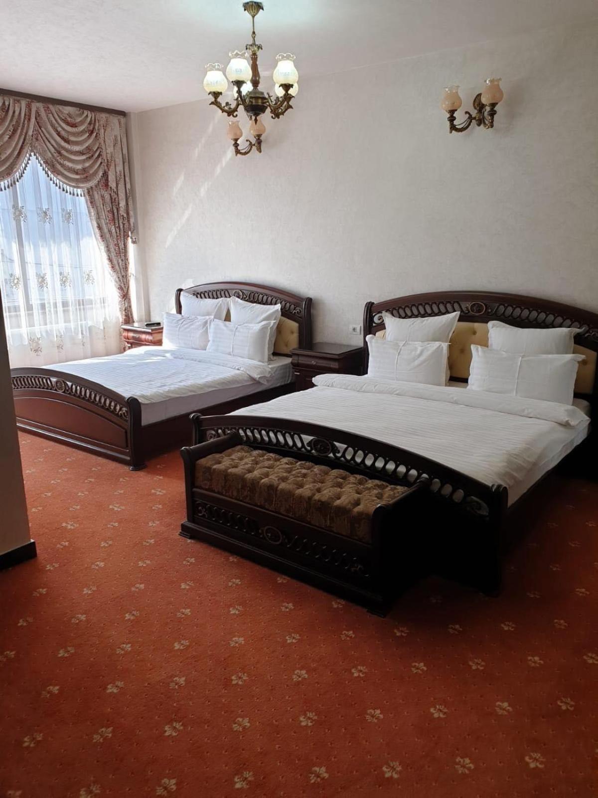 Hotel Bacsoridana Tecuci Екстериор снимка