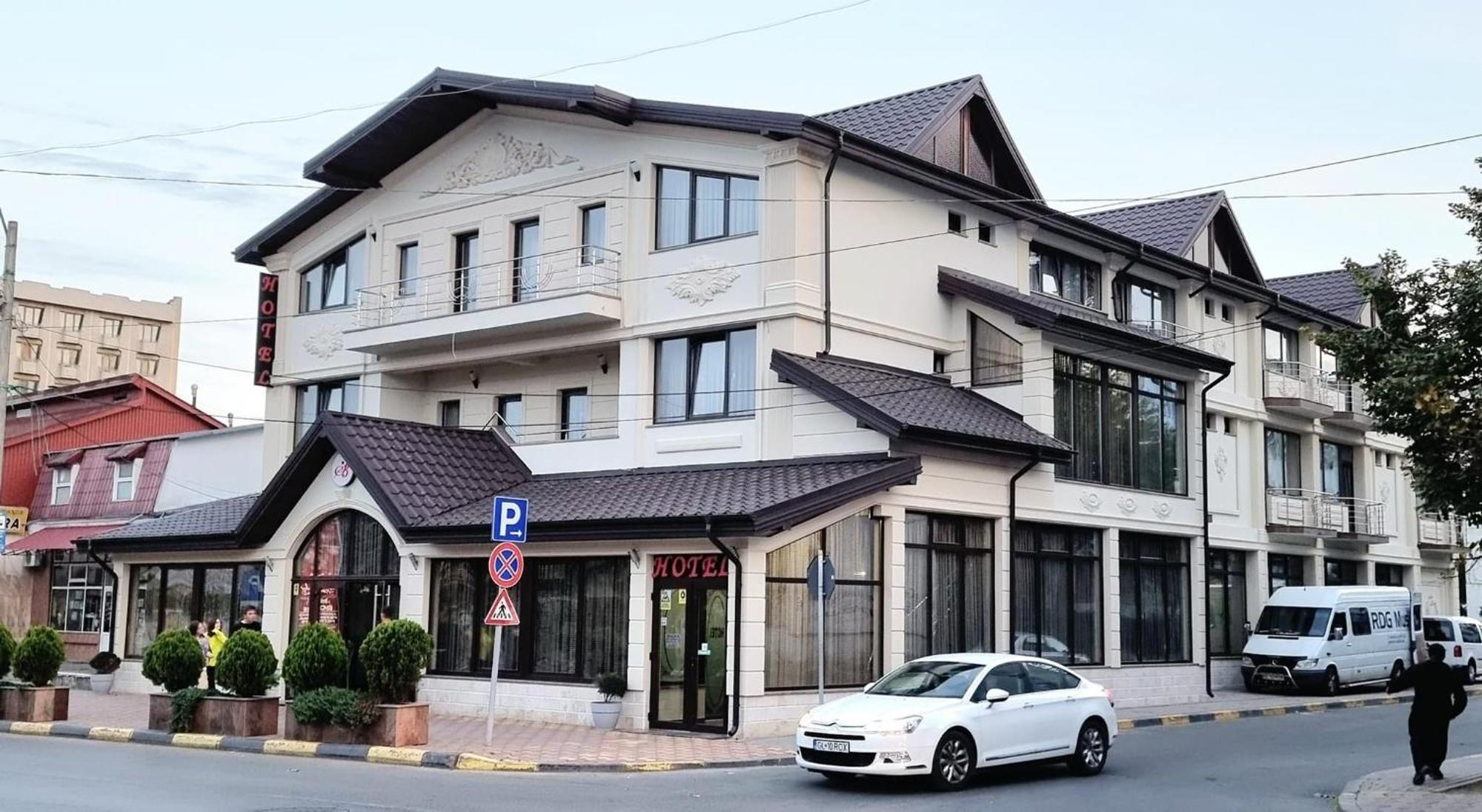 Hotel Bacsoridana Tecuci Екстериор снимка