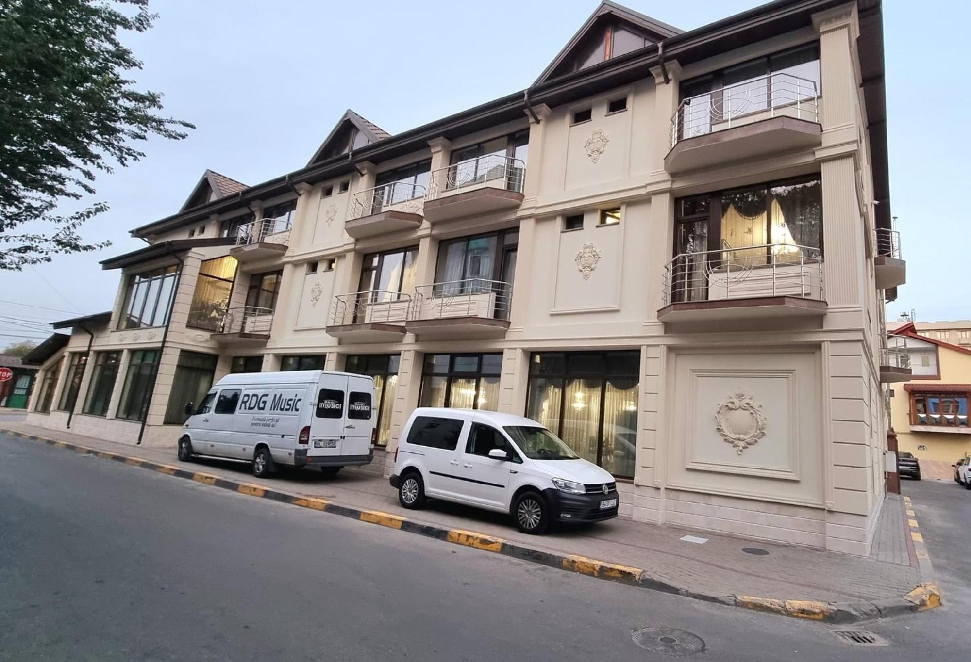 Hotel Bacsoridana Tecuci Екстериор снимка